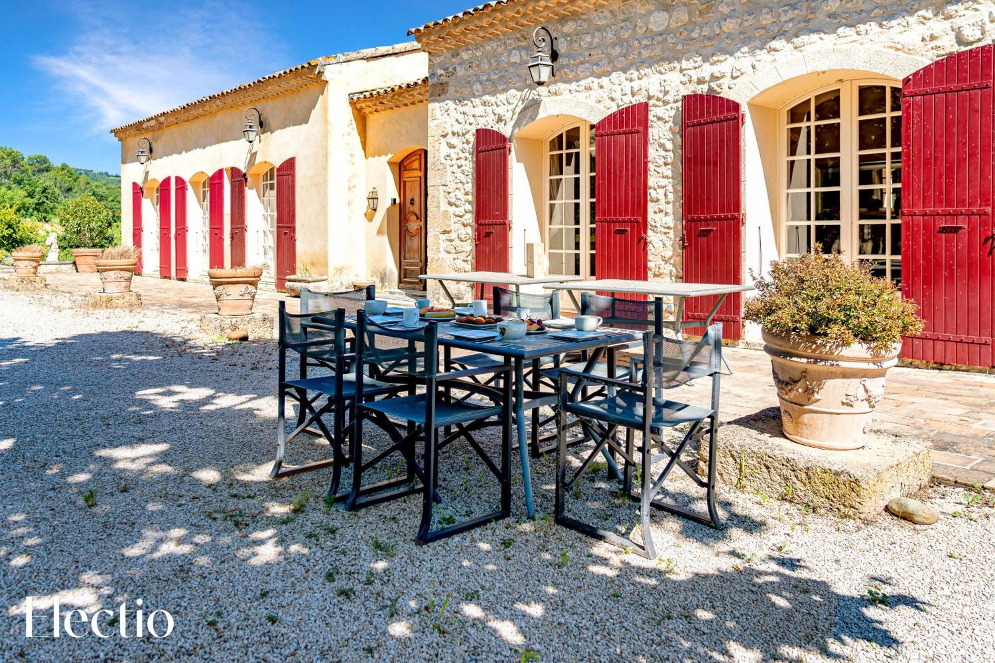 Bastide Domaine Tour Campanets Aparthotel Le Puy Sainte Reparade Bagian luar foto
