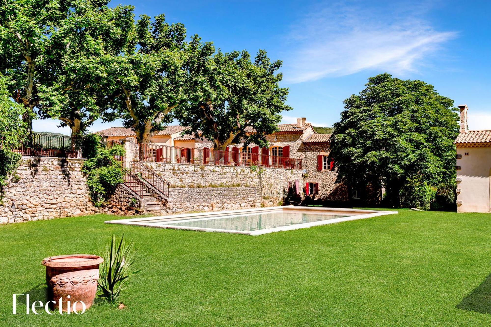 Bastide Domaine Tour Campanets Aparthotel Le Puy Sainte Reparade Bagian luar foto