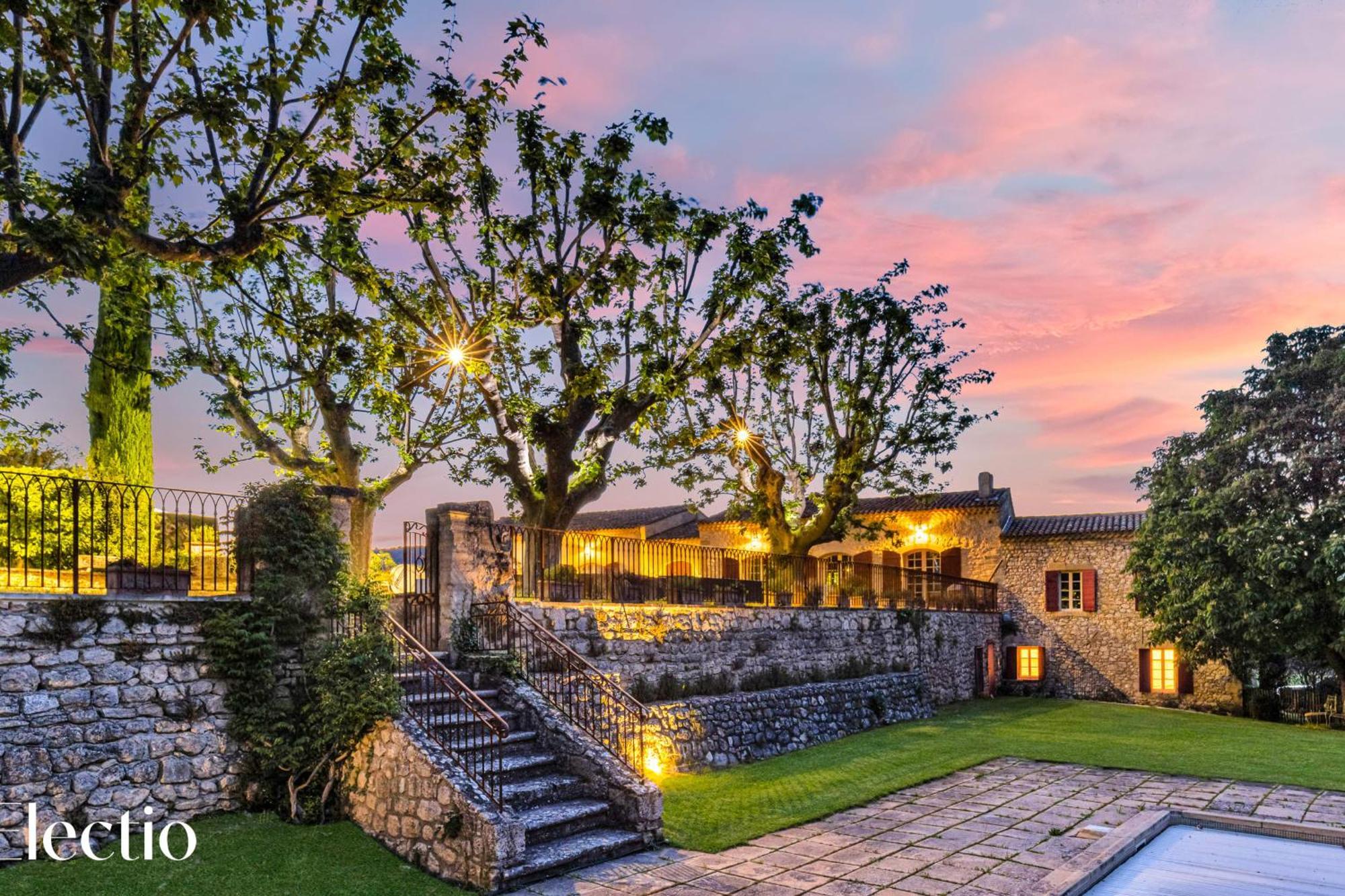 Bastide Domaine Tour Campanets Aparthotel Le Puy Sainte Reparade Bagian luar foto