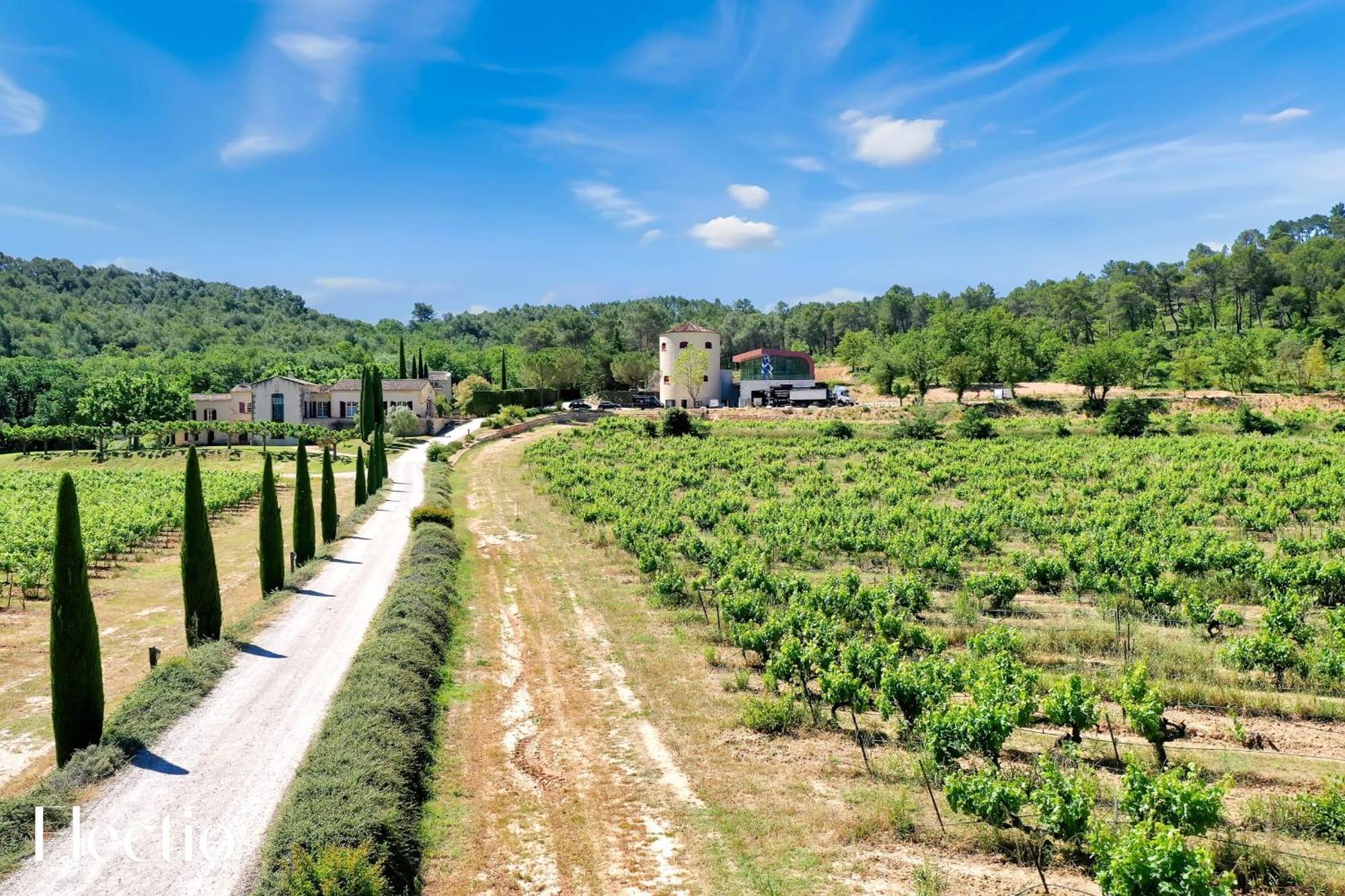 Bastide Domaine Tour Campanets Aparthotel Le Puy Sainte Reparade Bagian luar foto