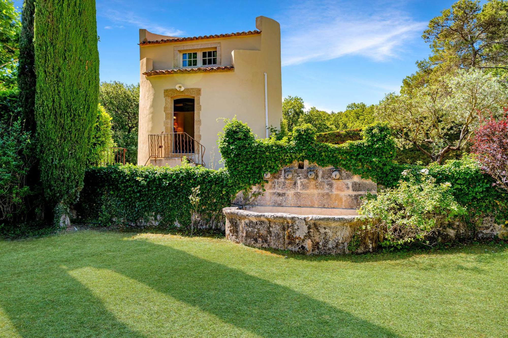Bastide Domaine Tour Campanets Aparthotel Le Puy Sainte Reparade Bagian luar foto